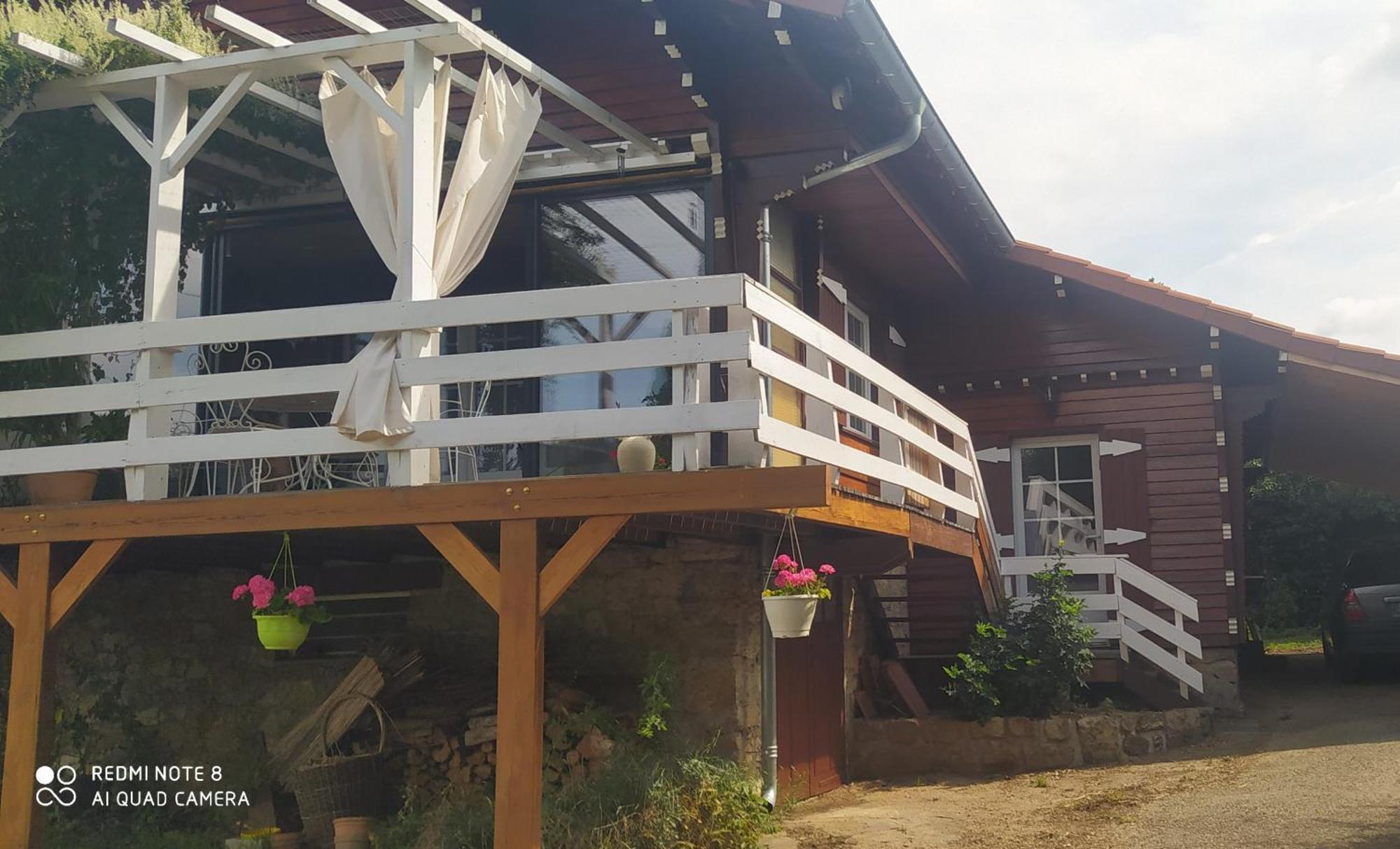 Logement Independant Attenant A Une Maison Dans Grand Jardin Retournac Exterior photo